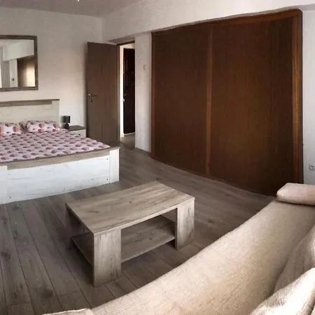 Happy Studio Apartment